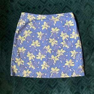 Worn once: Vineyard Vines skirt. Size 6